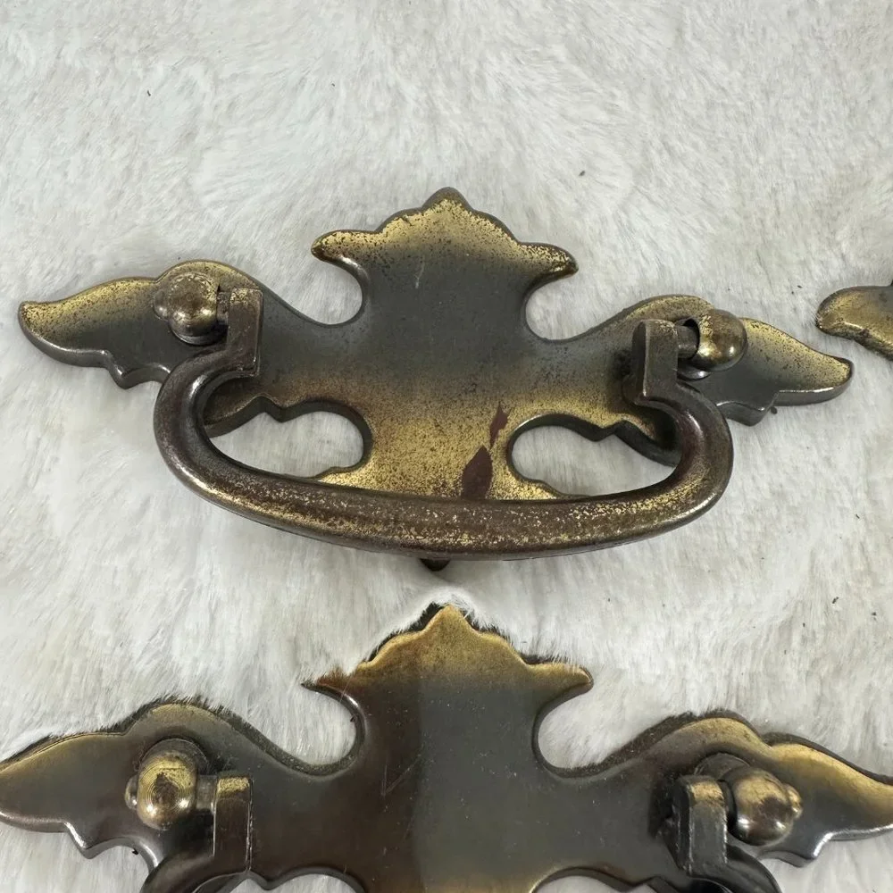 Vintage Brass Dresser Drawer Pulls Handles set of 9 (A7316DC) - Picture 3 of 7